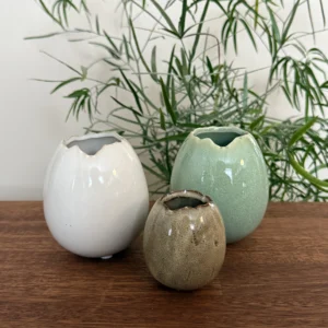 Æggevase i grøn, hvid og brun